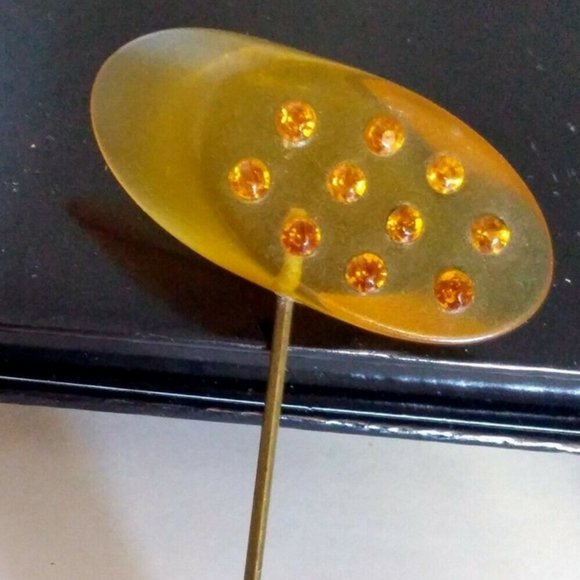 APPLE JUICE Bakelite Plastic Vintage Hat Coat Pin Brooch ART DECO w Rhinestones. - Picture 2 of 3